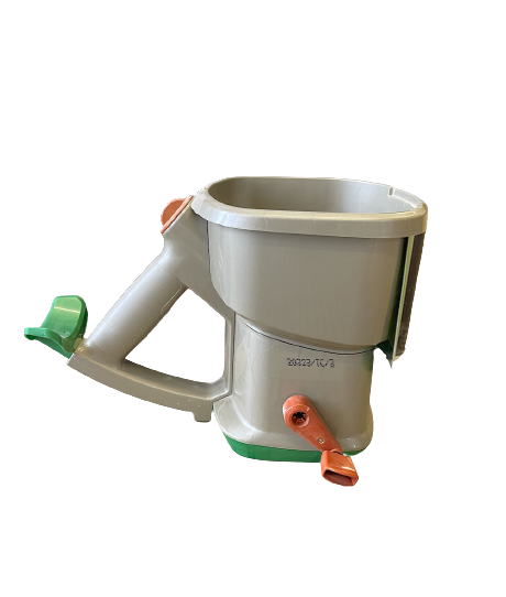 WHIRL - HAND POWERED SPREADER